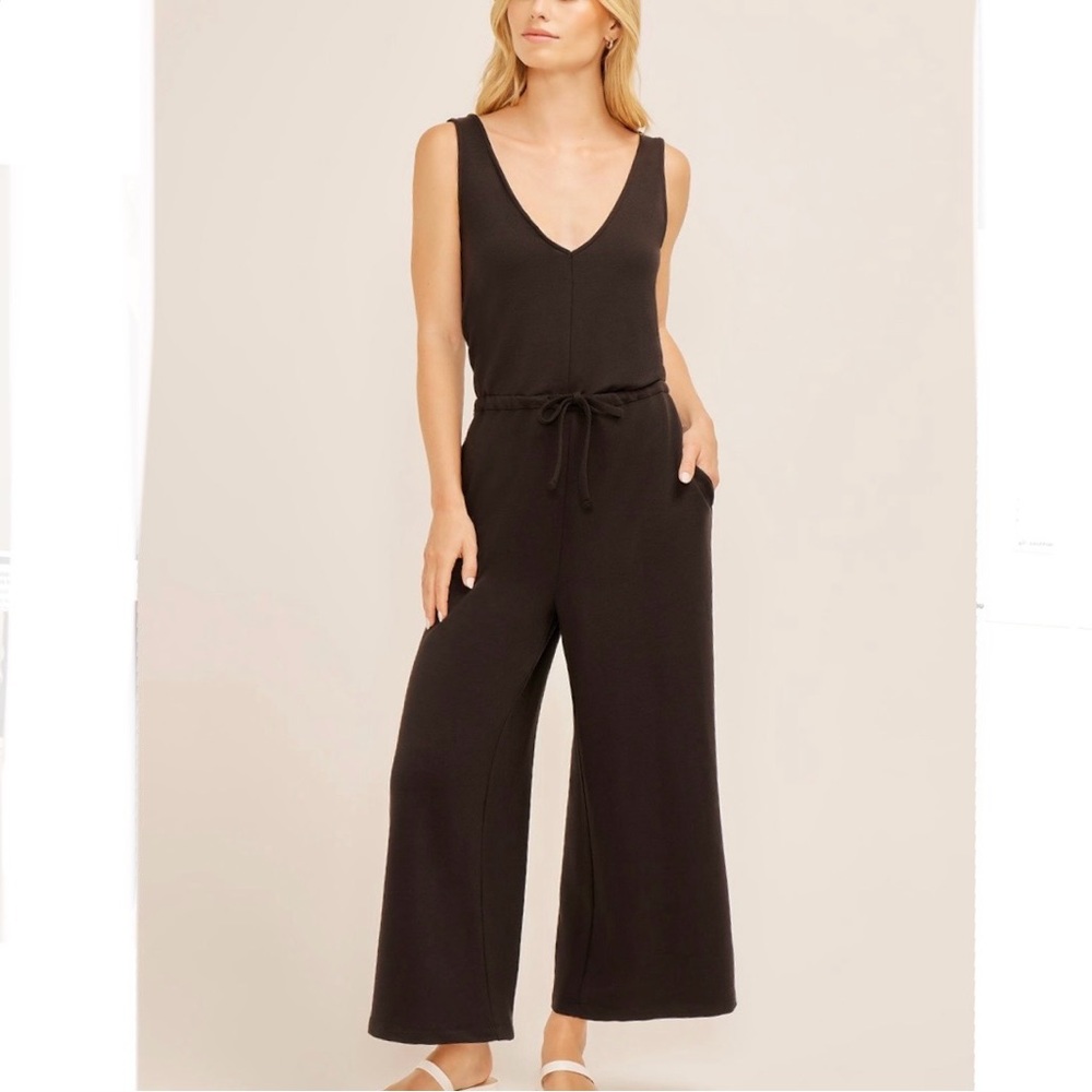 three dots V-neck Tank Jumpsuit